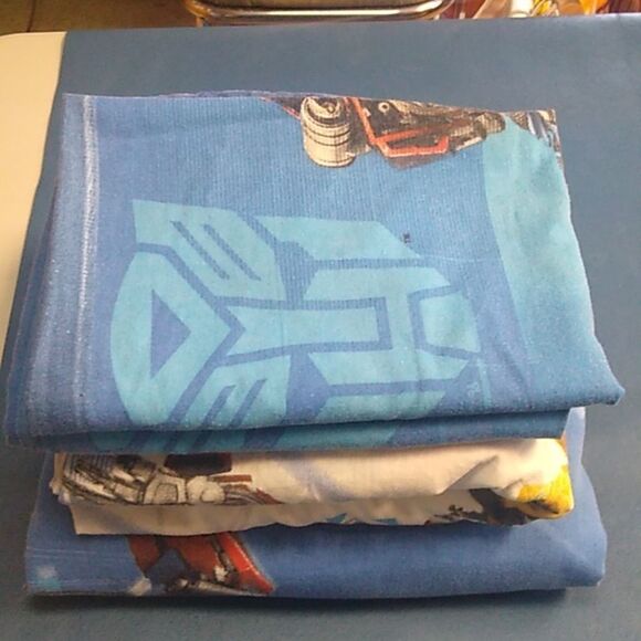 Hasbro Transformers 2009 Full size Bedding SheetsTwo pillow cases- Blue and Red - Picture 5 of 8